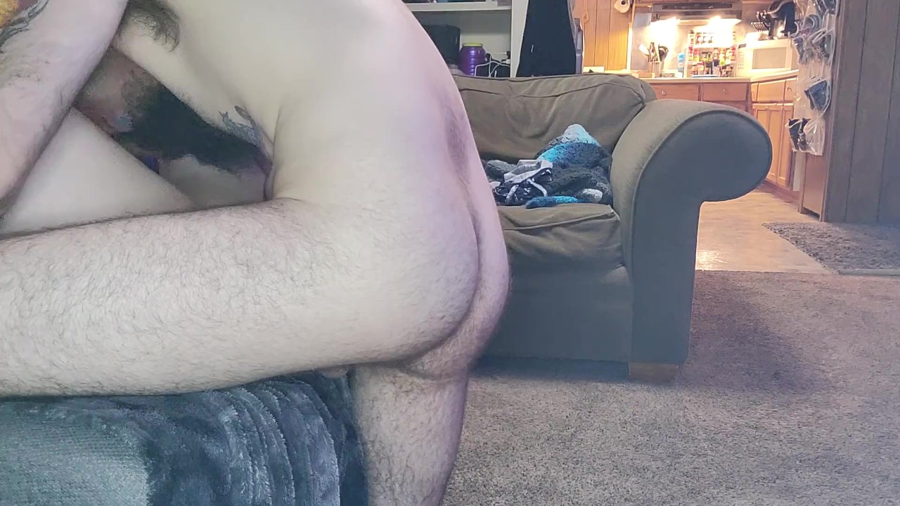 Daddy shows off his hairy cheeks during recording...creampie at the end - Darmowe seks wideo - RedTube