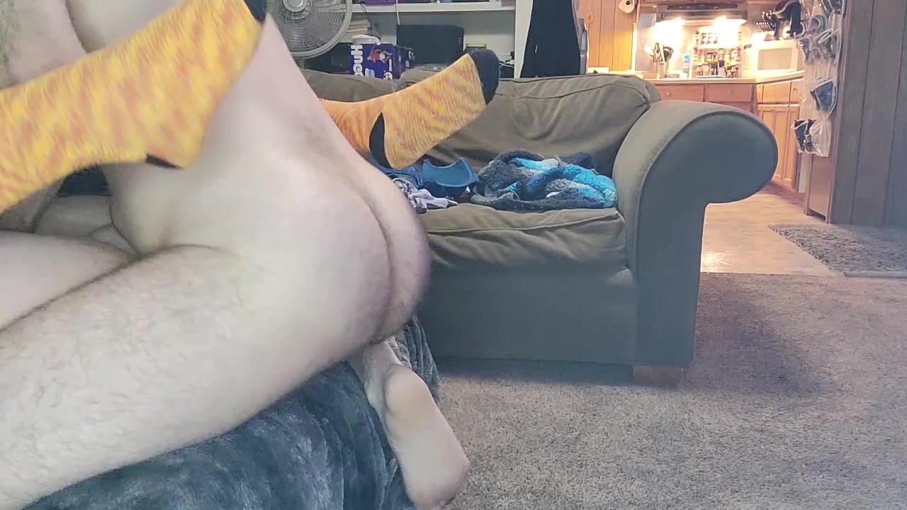 Daddy shows off his hairy cheeks during recording...creampie at the end - Darmowe seks wideo - RedTube
