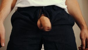 Uncut cock growing hands free