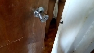 mi hermanastra chupándome la verga la puta chupa riquísimo 