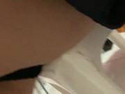 enseñando el culo y montando mi verga 1/16