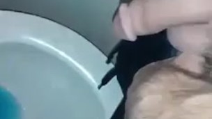 Big boy pissing 