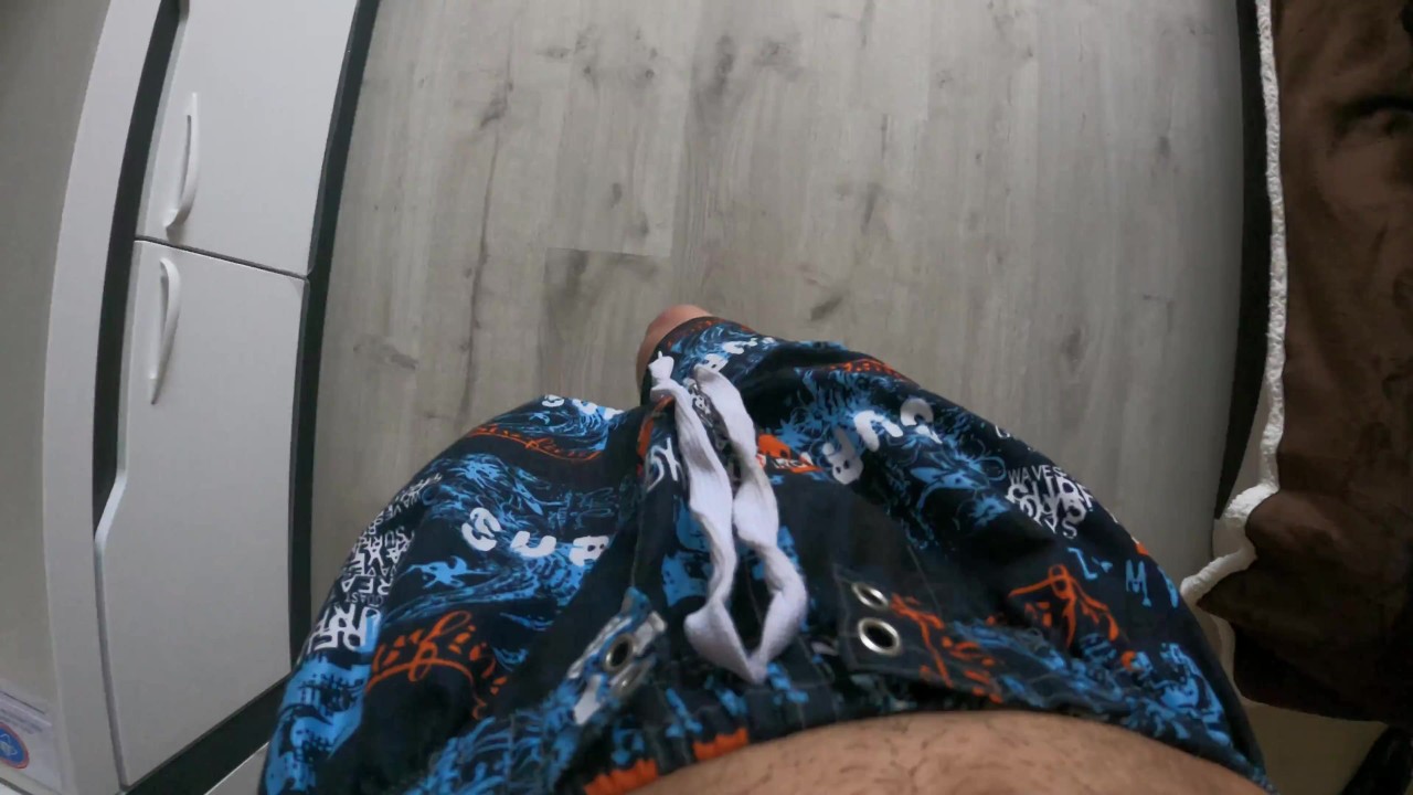 CUTE 18 TEEN BOY DESPERATELY HOLDS PEE BY SQUEEZING HIS COCK / MOANING PEE ORGASM - Video di sesso gratis - RedTube