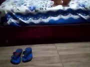 Subió encima y metió en su culo