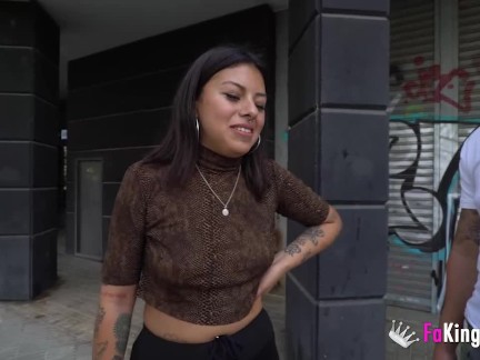 Street pickup with an amazing babe. Pretties also fuck!