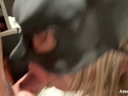 Succhio il cazzo e ricevo enorme sborrata in bocca in hotel ad Amsterdam 4/16