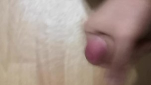 Сучка решила немного кончить, нежно постанывая