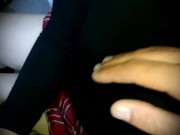 Trop excité par cette jeune étudiante il lui gicle sur les seins 5/16