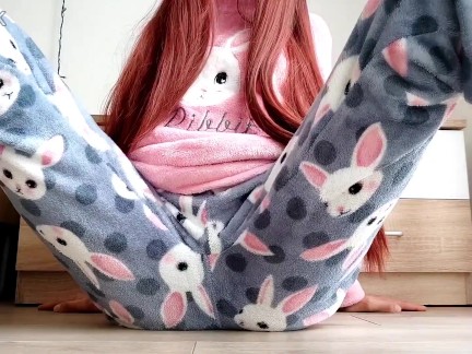 asian skinny teen masturbate in pajamas | shaved closeup pussy cumming |