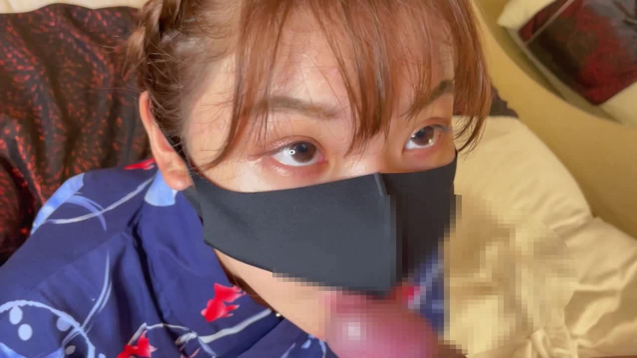 浴衣姿の女子大生が人に見られながらの初ハメ撮り！大興奮のぐちょぐちょパイパンまんこにたっぷり中出しSEX! AbemaTV給与明細 ♡RYO＆YUU♡素人カップル/歳の差/10代/スタイル抜群/美少女 - Vídeo de sexo gratis - RedTube
