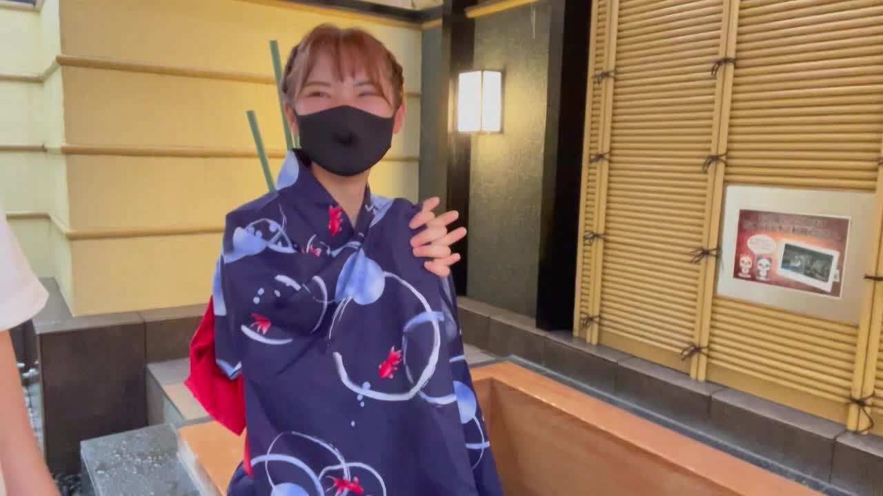 浴衣姿の女子大生が人に見られながらの初ハメ撮り！大興奮のぐちょぐちょパイパンまんこにたっぷり中出しSEX! AbemaTV給与明細 ♡RYO＆YUU♡素人カップル/歳の差/10代/スタイル抜群/美少女 - Vídeo de sexo gratis - RedTube