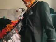 PUMPKIN king rearranging PUMPKIN wife’s guts 5/16