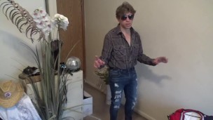 Desperate Str8 Guy Dances Naked & Hard & Horny 4 Cash$$$!