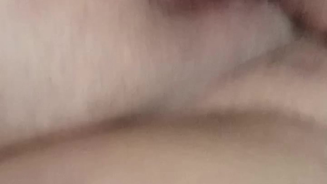 Playing with a glass dildo - 無料セックスビデオ - RedTube