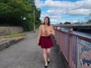 【人妻の露出散歩】露出散歩してたら思ったよりも人がいて興奮しちゃった 2/16