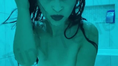 WATCH TINY TEXIE GET SOAKING WET IN THE SHOWER