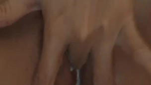 Pinay linabasan ng katas. Ang creamy ng puke