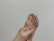 i bet everyone would love to lick my sexy feet 7/16