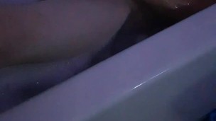 Let's bathe & play in the bath