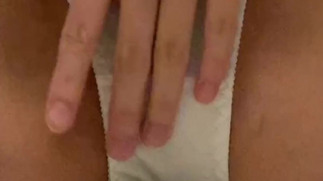 【ほぼ無修正】久しぶりのオナニーでクリ責めしたら気持ちよくて連続イキ【素人/縦型動画】 - Бесплатное секс видео - RedTube