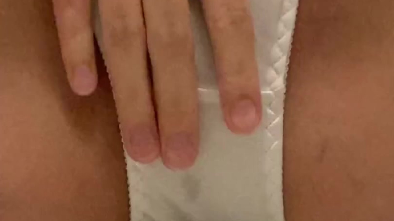【ほぼ無修正】久しぶりのオナニーでクリ責めしたら気持ちよくて連続イキ【素人/縦型動画】 - Бесплатное секс видео - RedTube