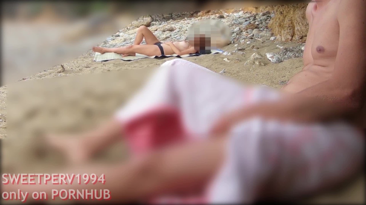 HANDJOB BY REAL TEEN STRANGER ON THE BEACH AFTER DICK FLASHING! Towel drops, shows big cock! Cumshot - RedTube