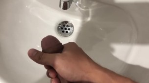 Short Cut Cumshot