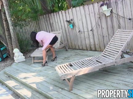 PropertySex Sexy Real Estate Agent Wants Client To Be Her Sugardaddy
