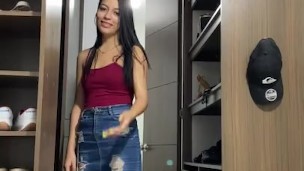 my sister-in-law tells me to record me while I change my clothes