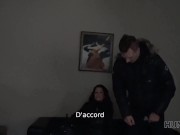 HUNT4K. Un mec accepte de l'argent d'un chasseur qui voulait baiser sa petite amie 5/16