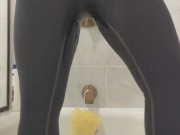 Desperate piss in tight leggings 5/16