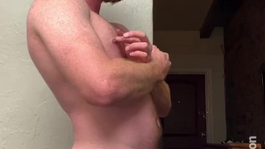 Hands free ginger cum (stroke with quads)