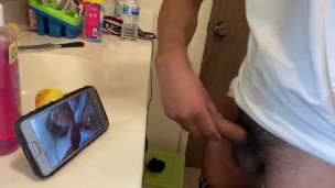 Follando el apretado coño de mi hijastra de 18 años mientras no hay nadie en casa