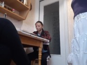 У нашей третьей девушки начала течь киска и она кончила на кухне под наши грязные разговоры 1/16