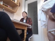 У нашей третьей девушки начала течь киска и она кончила на кухне под наши грязные разговоры 16/16