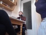 У нашей третьей девушки начала течь киска и она кончила на кухне под наши грязные разговоры 2/16