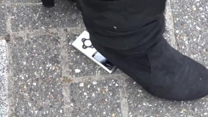 Crushing your music trampling on objects 