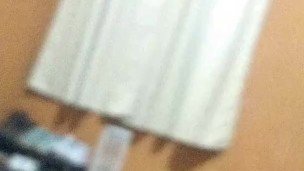 Chupándole la polla hasta dejarla babosa