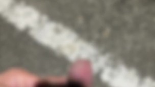 おしっこしたくて仕方ないよ　素人男子　えっちなちんちん