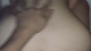 Latina en 4 abriéndose las nalgas fuck doggystyle amateur