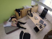 LOAN4K. Hottie est prête à avoir des relations sexuelles si elle obtient de l'argent en échange 10/16