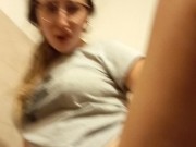 Casi nos ven Cogiendo en el baño PARTE 1 6/16