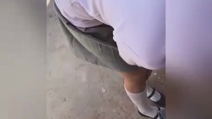 Chupada de COLEGIALA Atrás de los Salones! Sexo Publico!