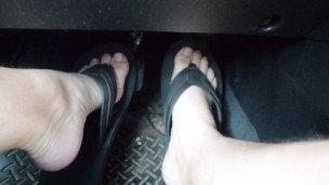 Feet Pedal Pumping Kia Sorento