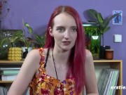 Rothaarige Deutsche vergnügt sich mit einem Vibrator 9/16