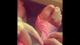 Binding my feet and ankles with pink latex bondage tape for the first time - Male feet - Manlyfoot