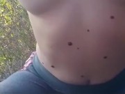 FACCIO PIPÌ E UN POMPINO A UN BEL CAZZO DURO ALL'APERTO  14/16