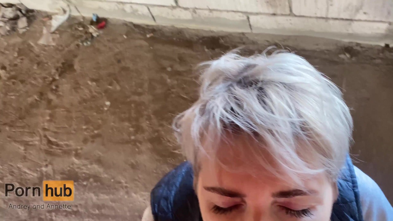 Milf nymfoman sad på penis af en ung taxachauffør, sex på en byggeplads på adrenalin - RedTube