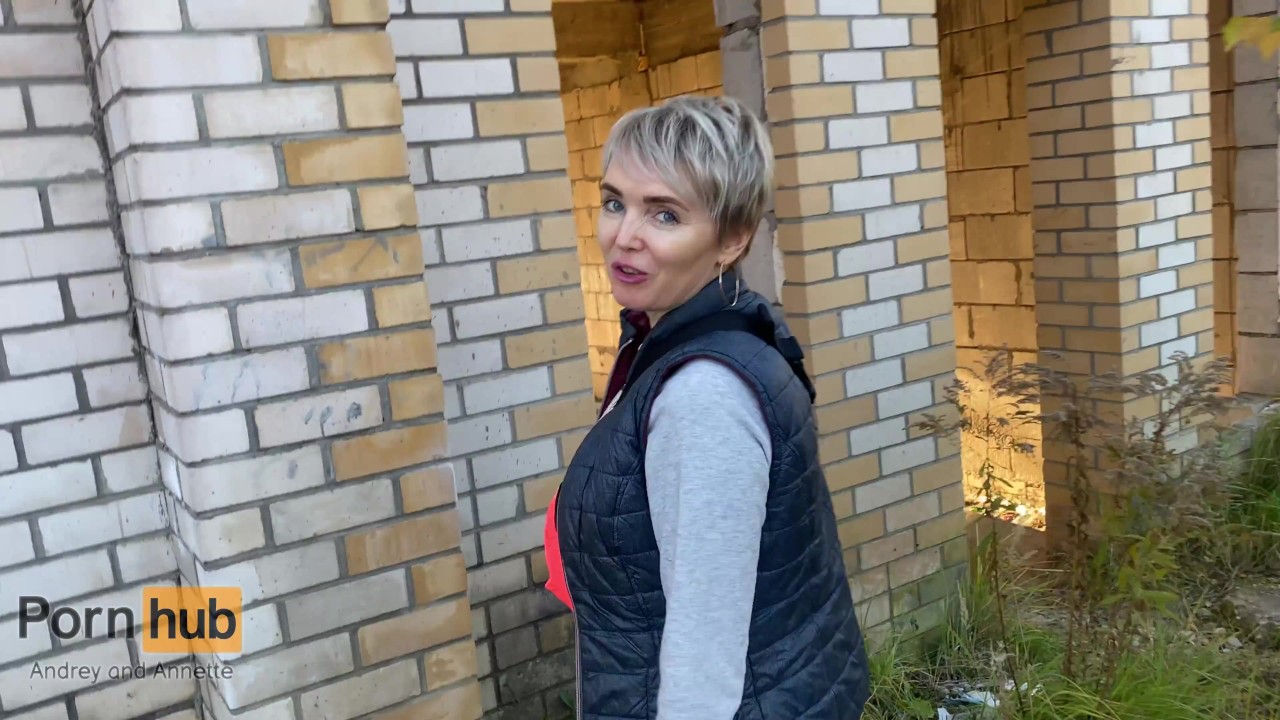 Milf nymfoman sad på penis af en ung taxachauffør, sex på en byggeplads på adrenalin - RedTube