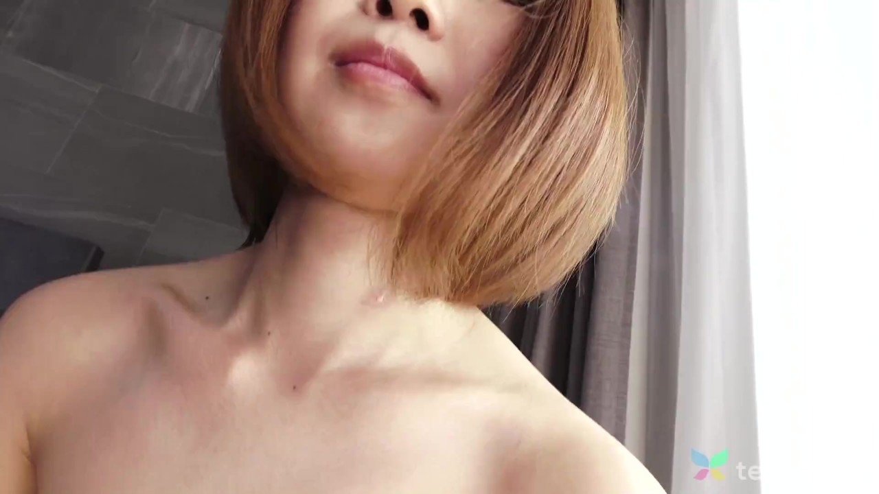 Sexy, cute, nude amateur Japanese girl comes to hotel to have shaved pussy fingered - licked pt1 - Vídeo de sexo gratis - RedTube